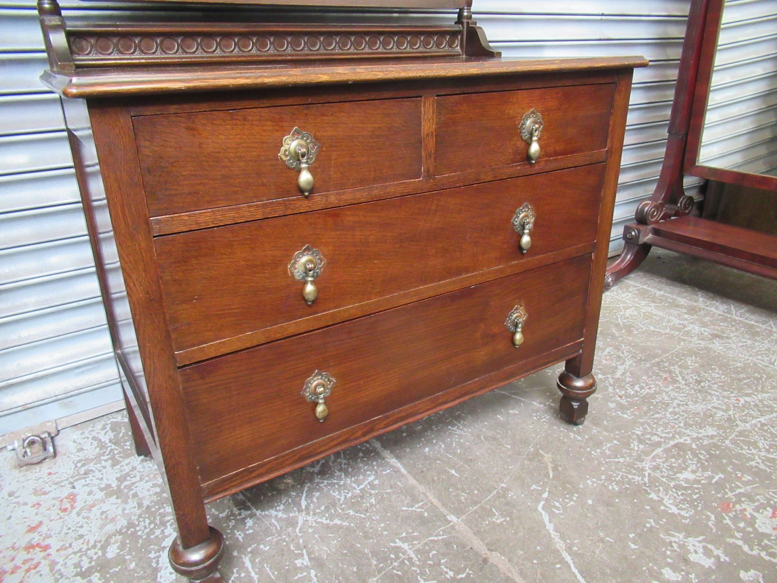 photo furniture Vintage Oak  1930s Dressing Table