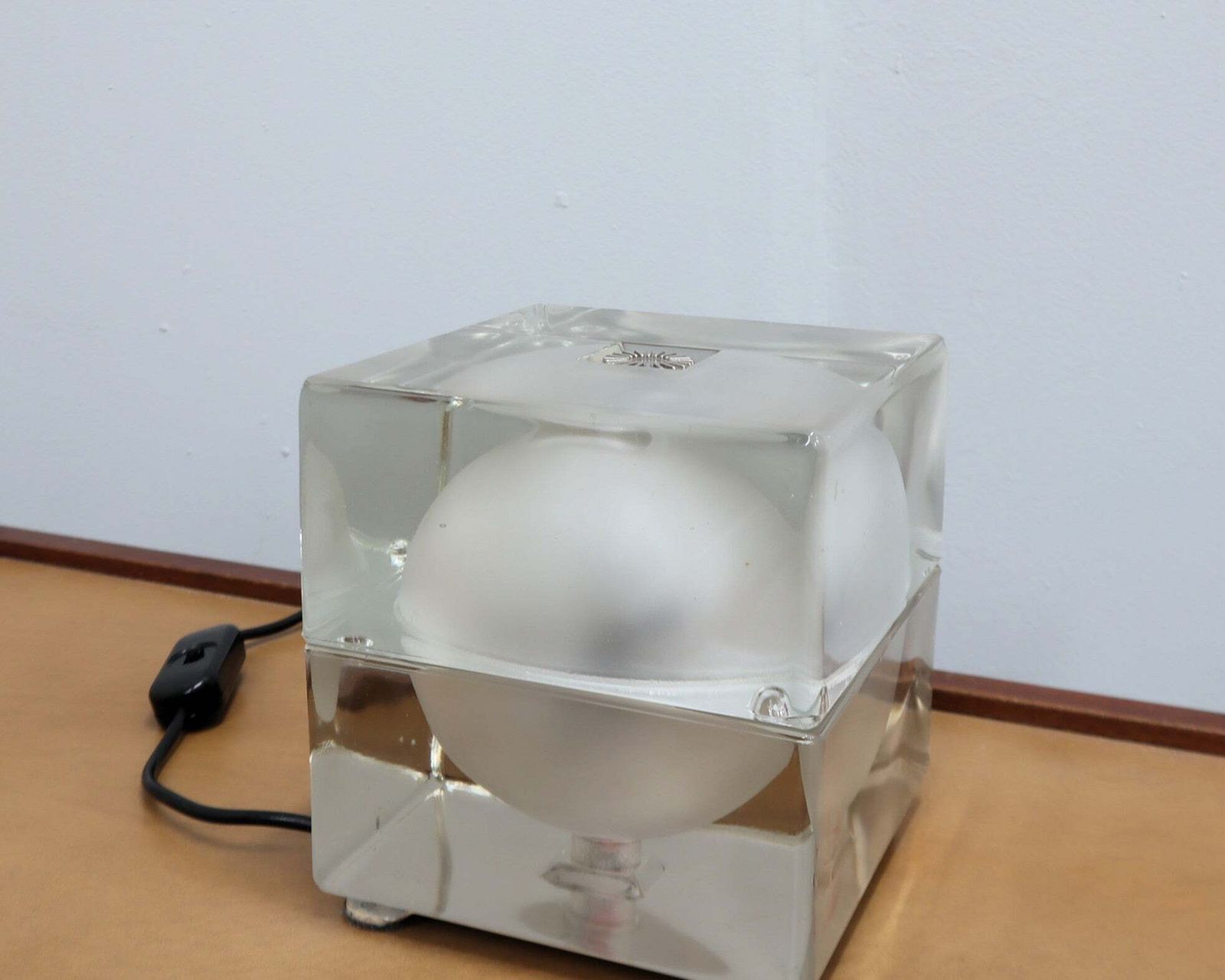 Cubosfera Tafellamp uit de jaren 1960 van Alessandro Mendini voor Fidenza Vetraria photo vinterior
