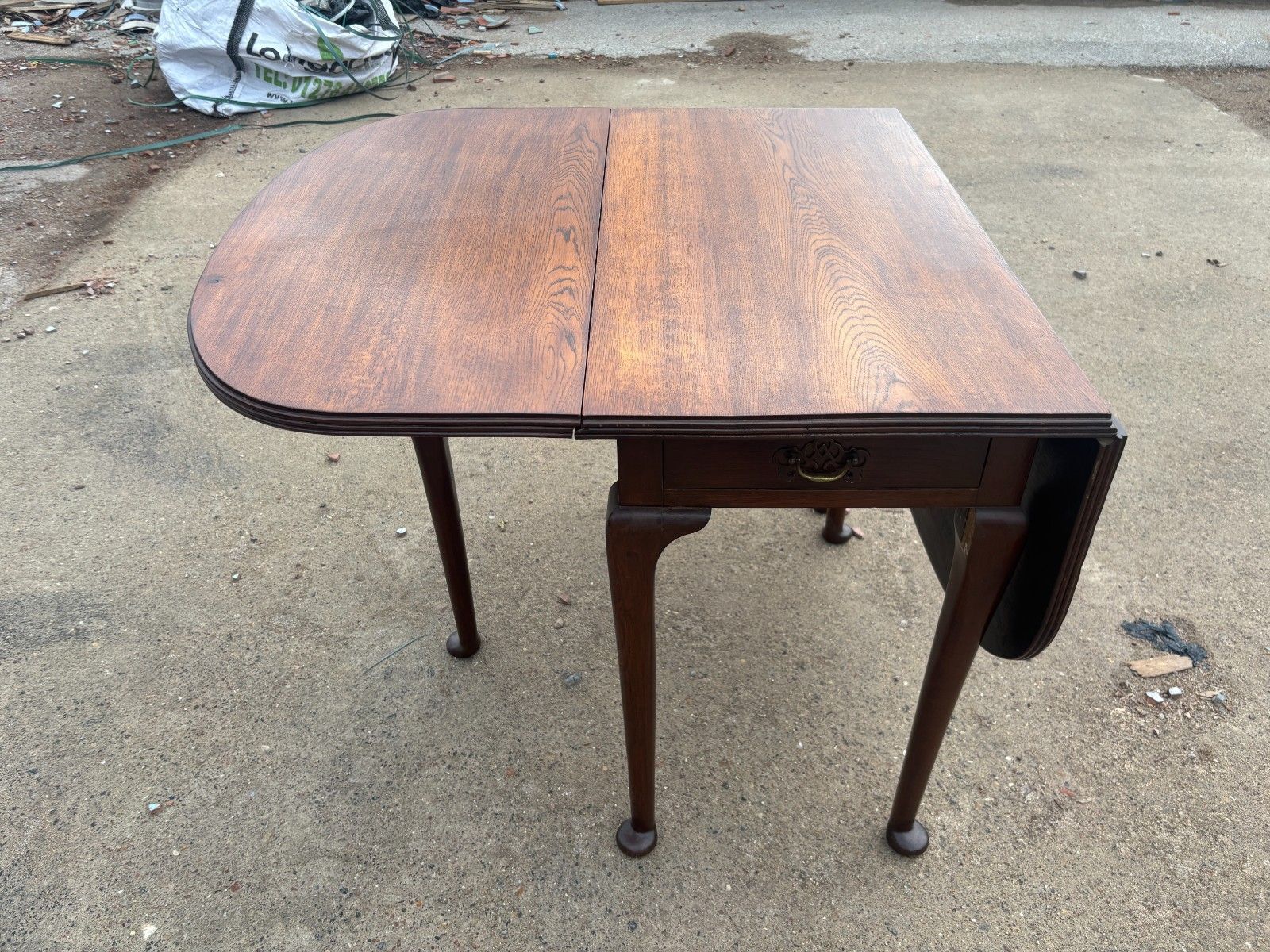 photo furniture Antique Georgian Mahogany Drop Leaf Table With Two Drawers