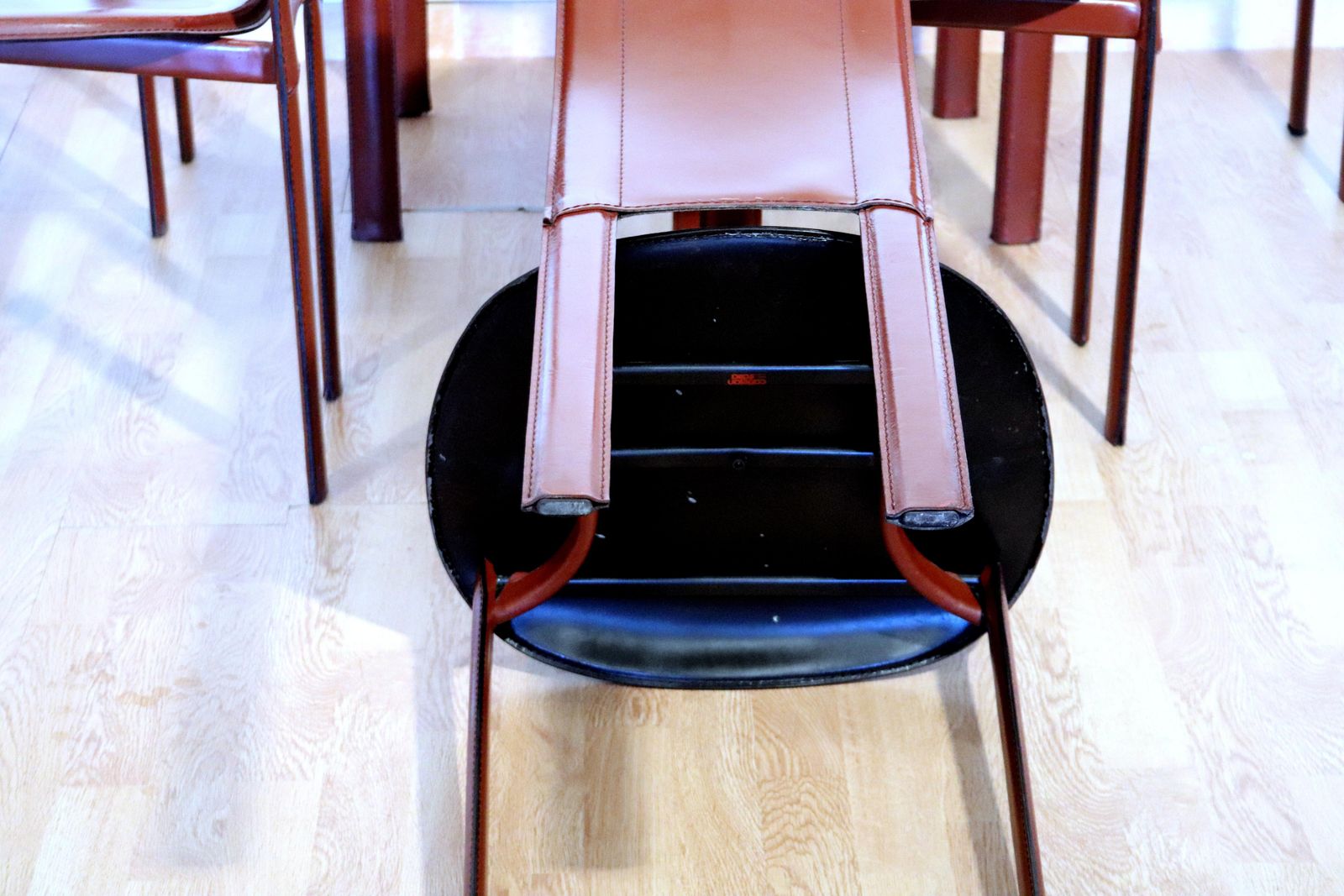 photo vintage Set Van 6 Lara Eetkamerstoelen Van Giorgio Cattelan Voor Cattelan Italia In Bordeauxrood
