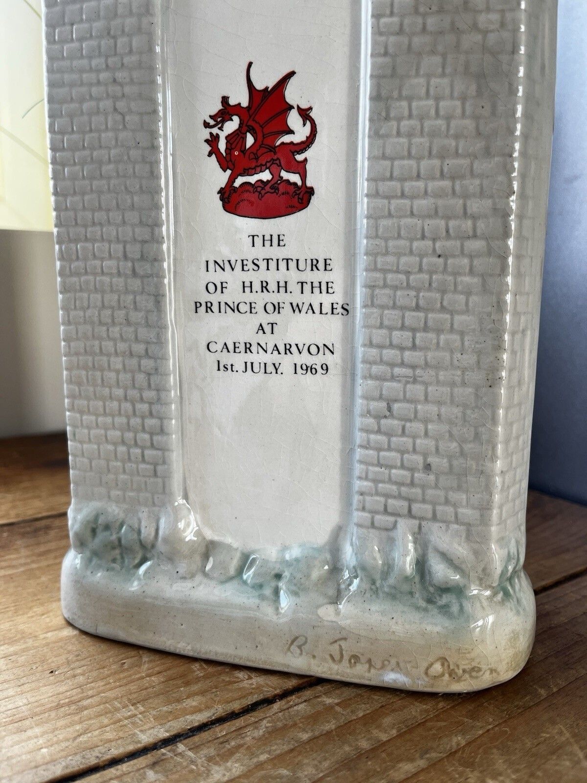 1969 Prince Of Wales Investiture Charles Caernarfon Castle Kings Gate Decanter photo vintage