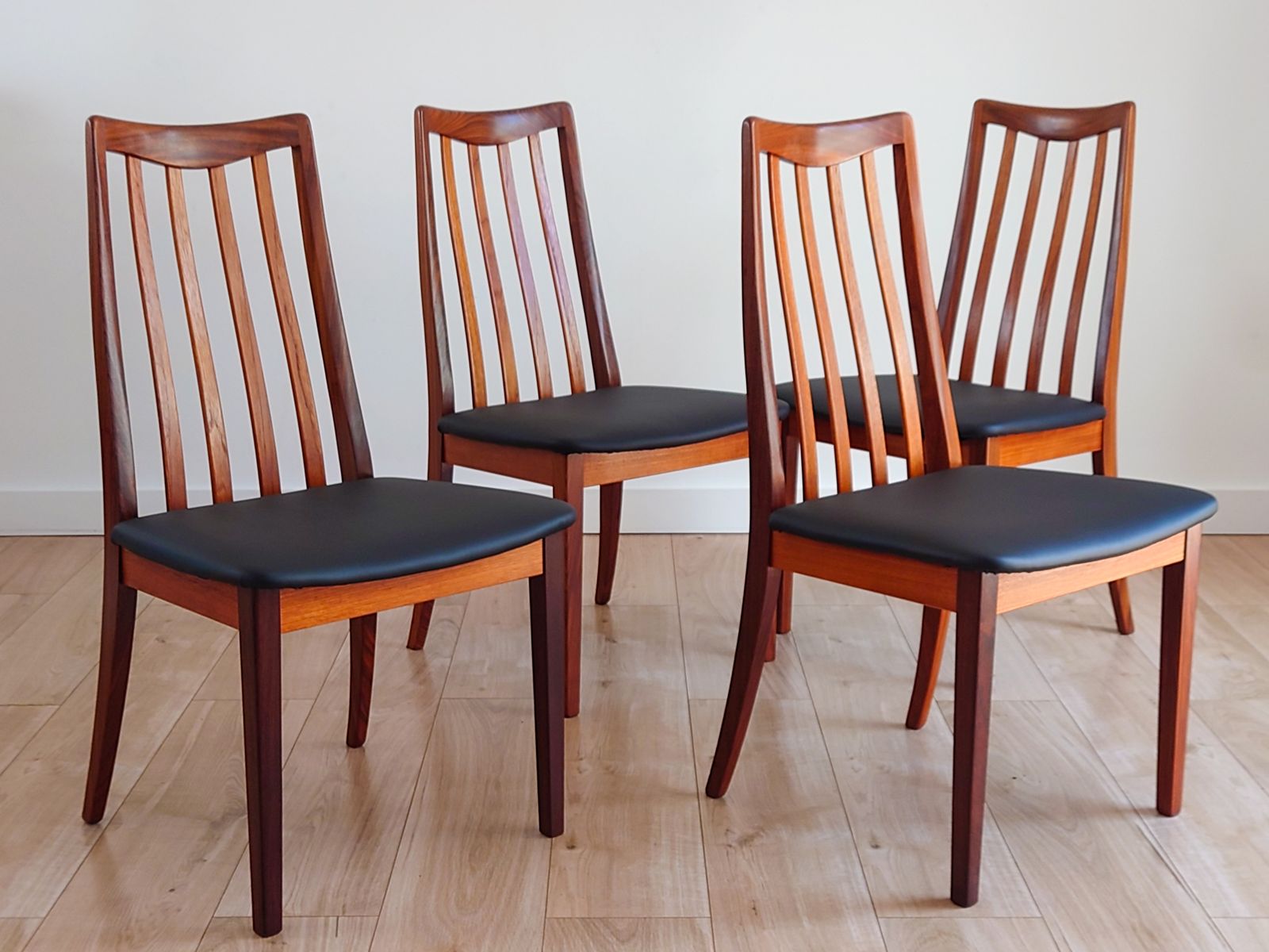 Mid Century Retro Set O 6 G Plan Dining Chairs photo vinterior