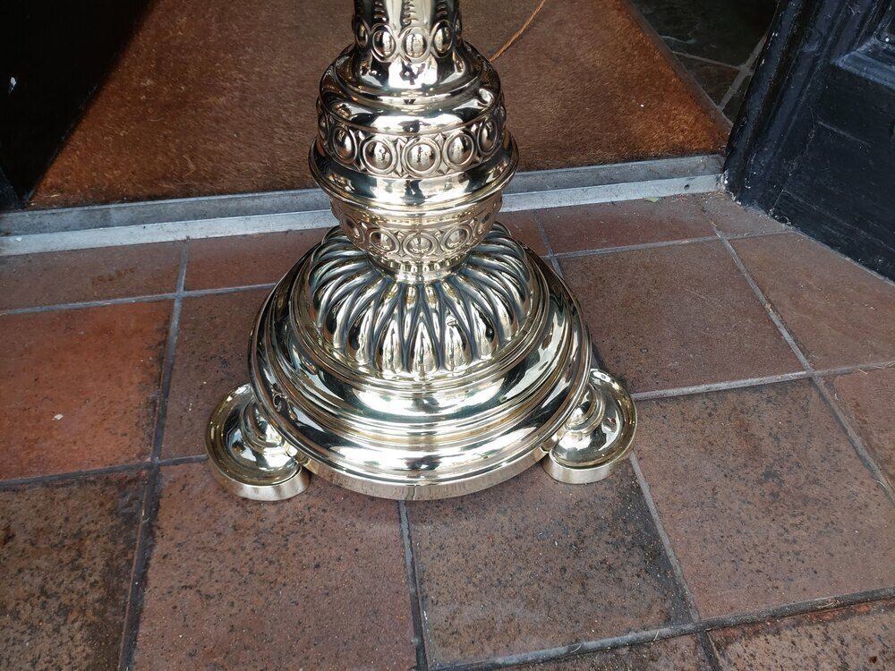 Victorian Brass & Extending Standard Oil Lamp photo for sale
