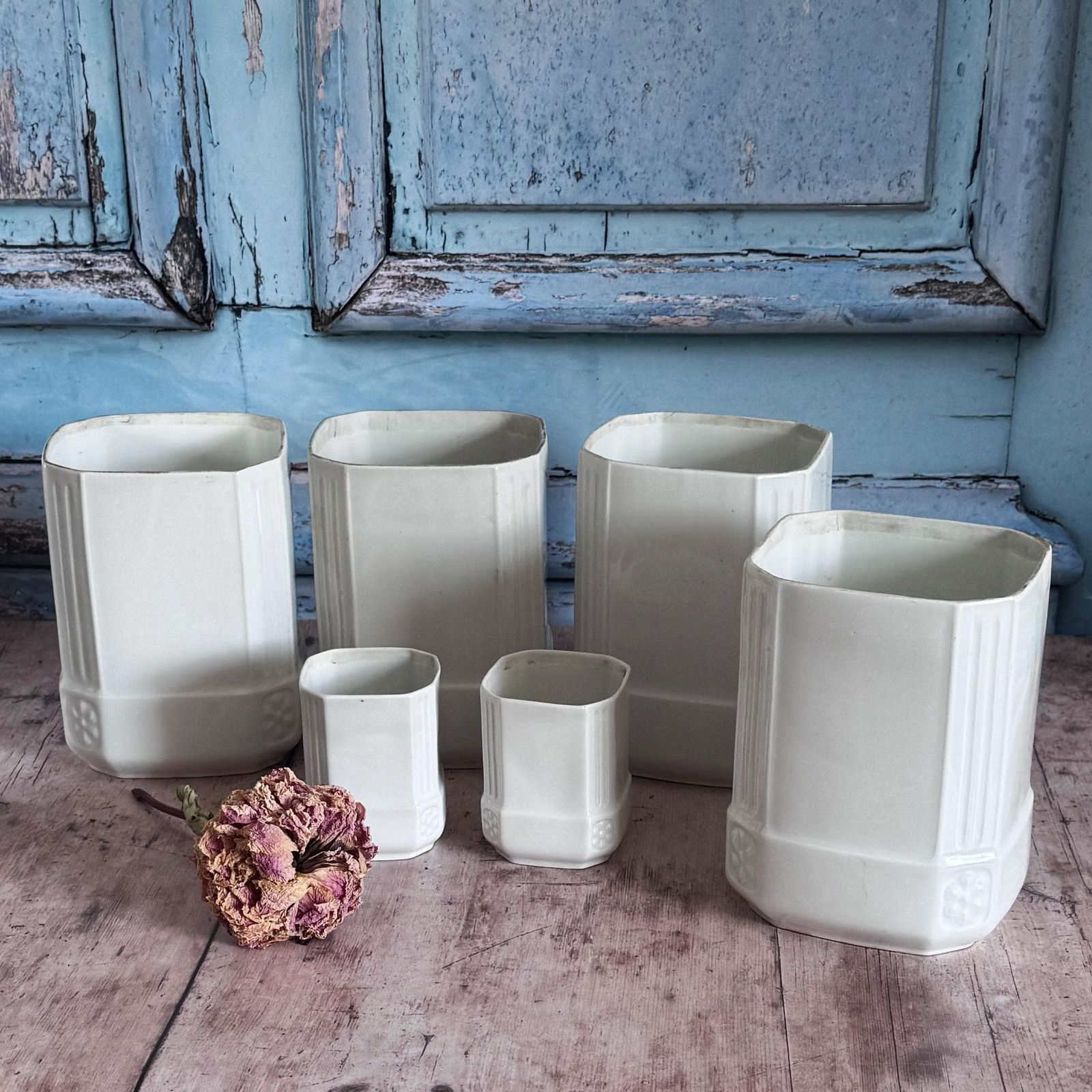 Vintage keukenset met bloemmotief photo for sale