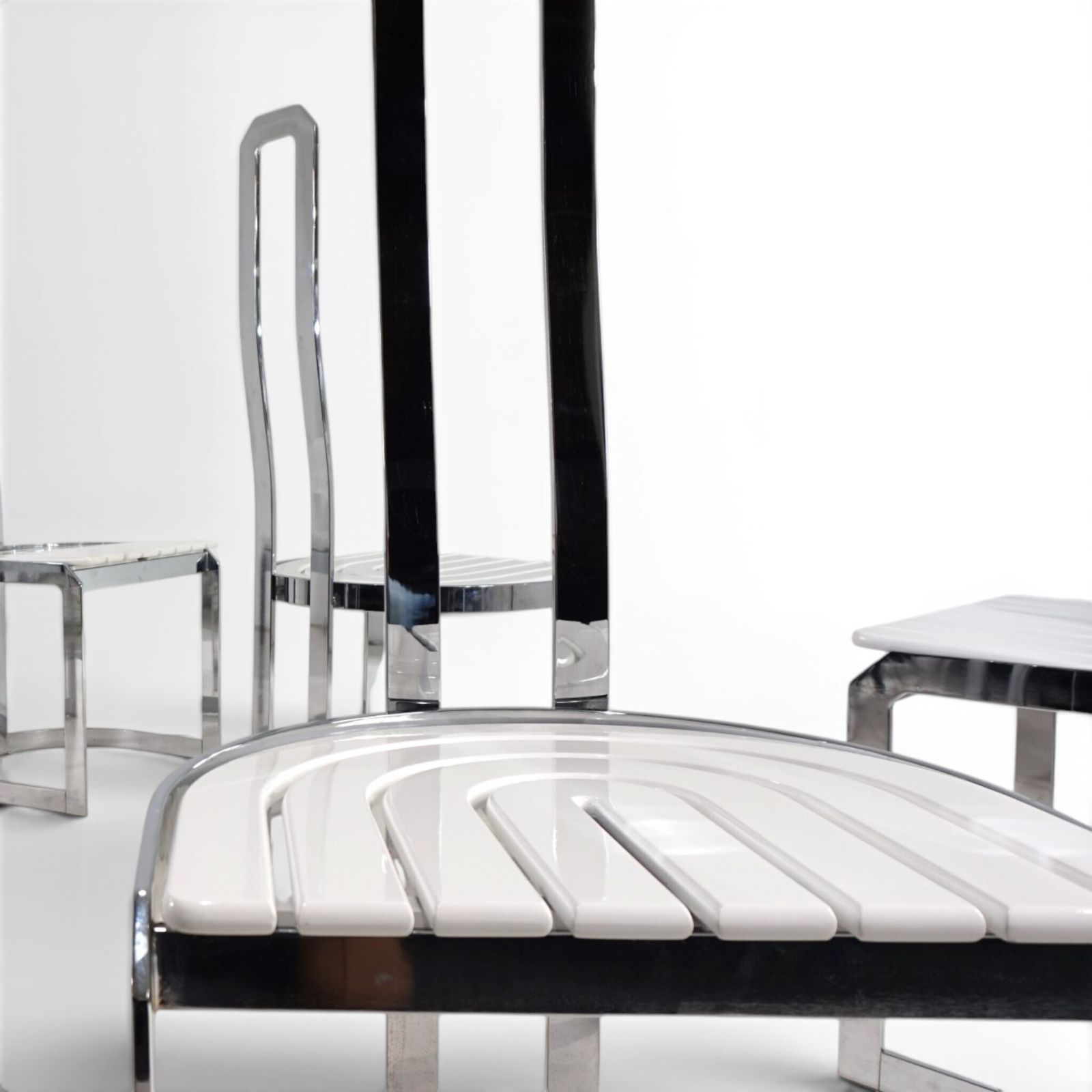 photo buy Set van 6 postmoderne Allmilmö eetkamerstoelen, 1980