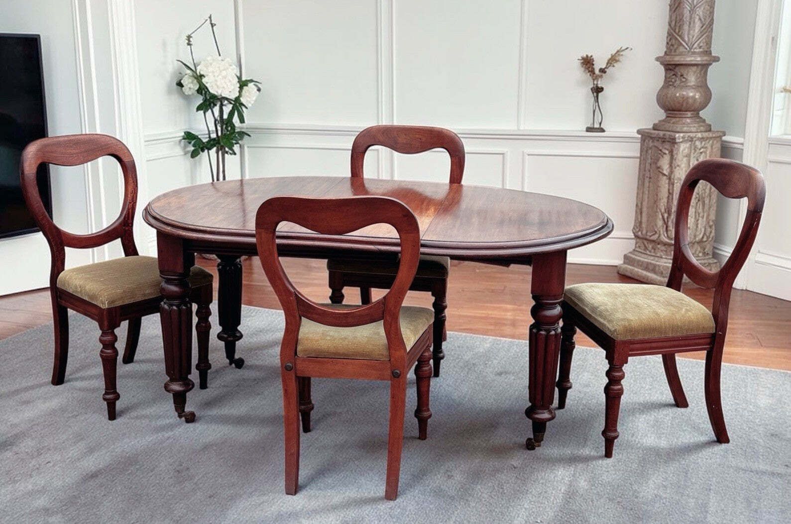 Victorian Extending Mahogany Dining Table & 4 Chairs