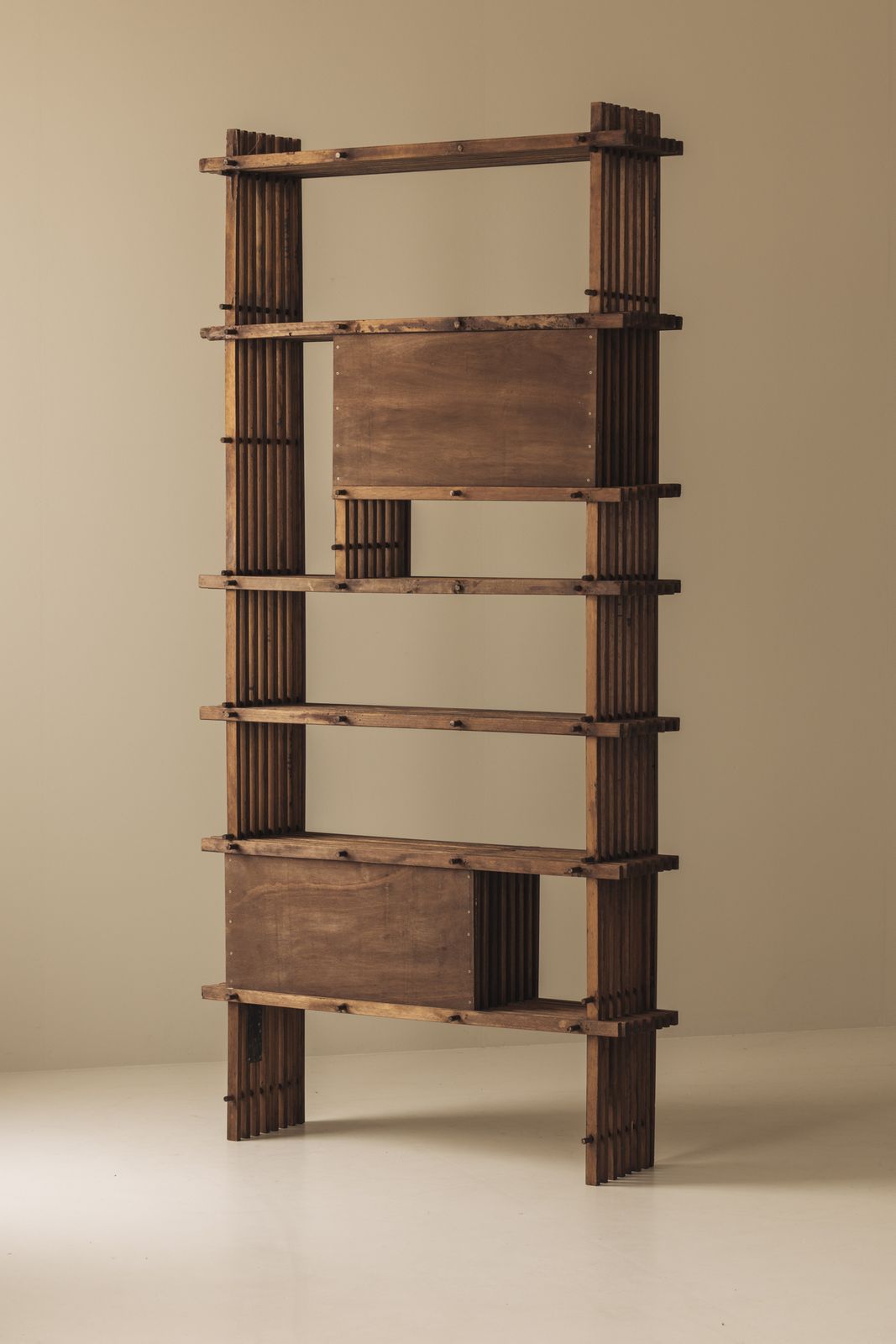 Architectonische Franse eikenhouten boekenkast / kast uit de jaren 1950 photo buy