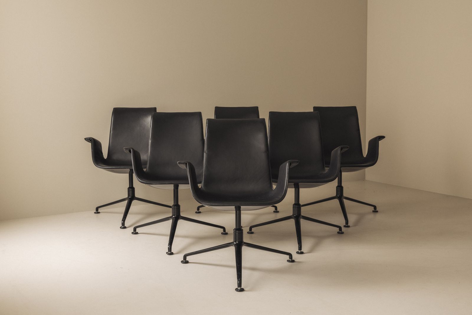 1/6 Bird Low Tulip stoelen van Preben Fabricius & Jorgen Kastholm, jaren 1980 photo furniture
