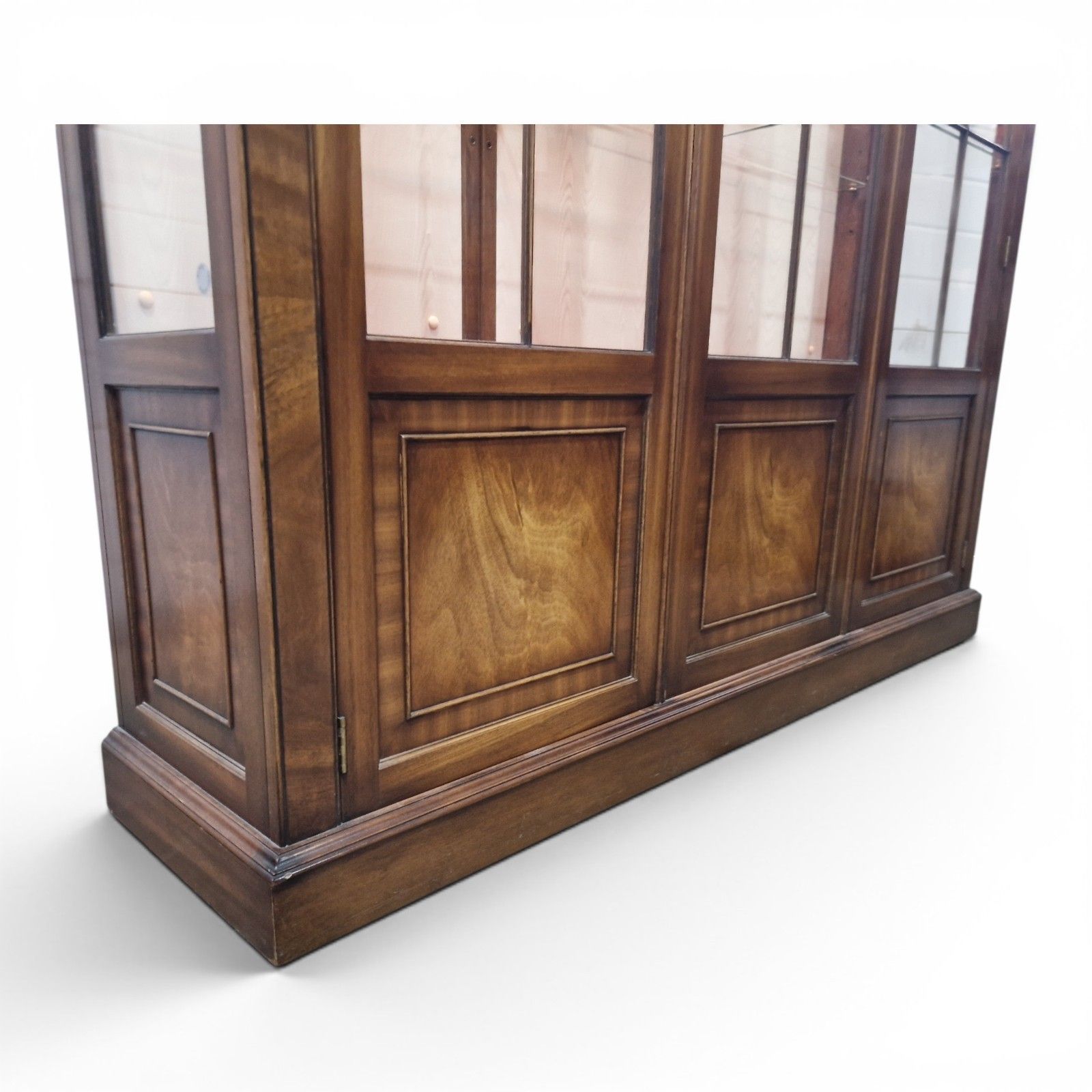 Bevan Funnell Reprodux Mahogany Showcase Display Cabinet Glazed Large Lockable photo buy