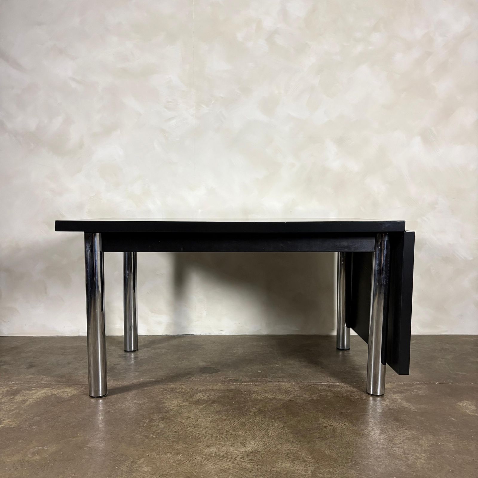 Six Black Marcel Breuer Cesca Dining Chairs With Matching Extending Dining Table Mid Century Retro Mcm photo vinterior