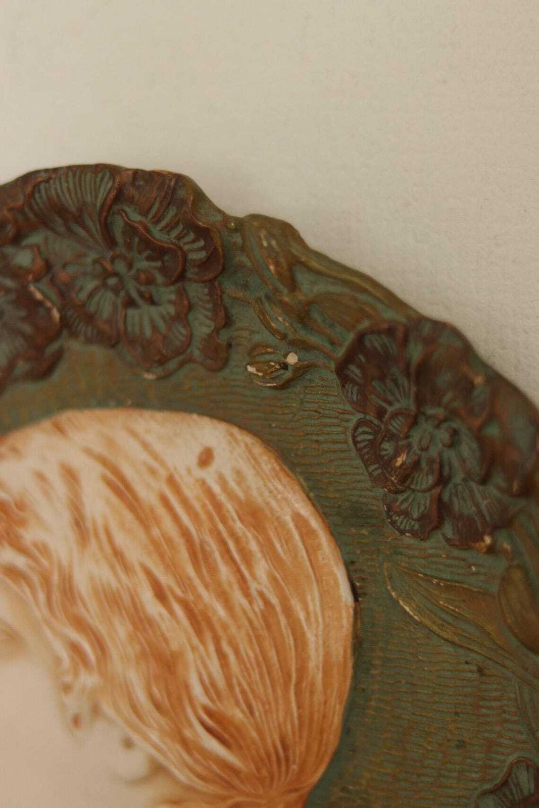 photo furniture Art Nouveau Decorative Ceramic Plate