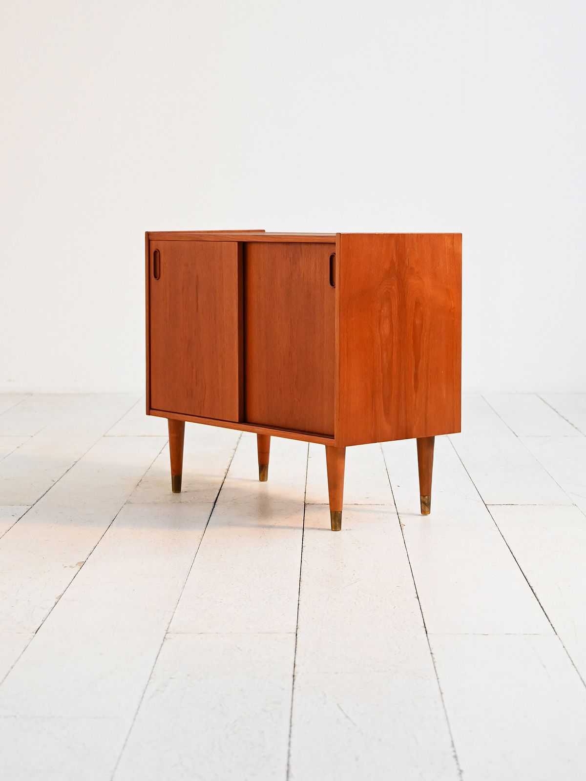 Mid-Century teakhouten kast – Noord-Europese productie, ca. jaren 1950 photo 800.0