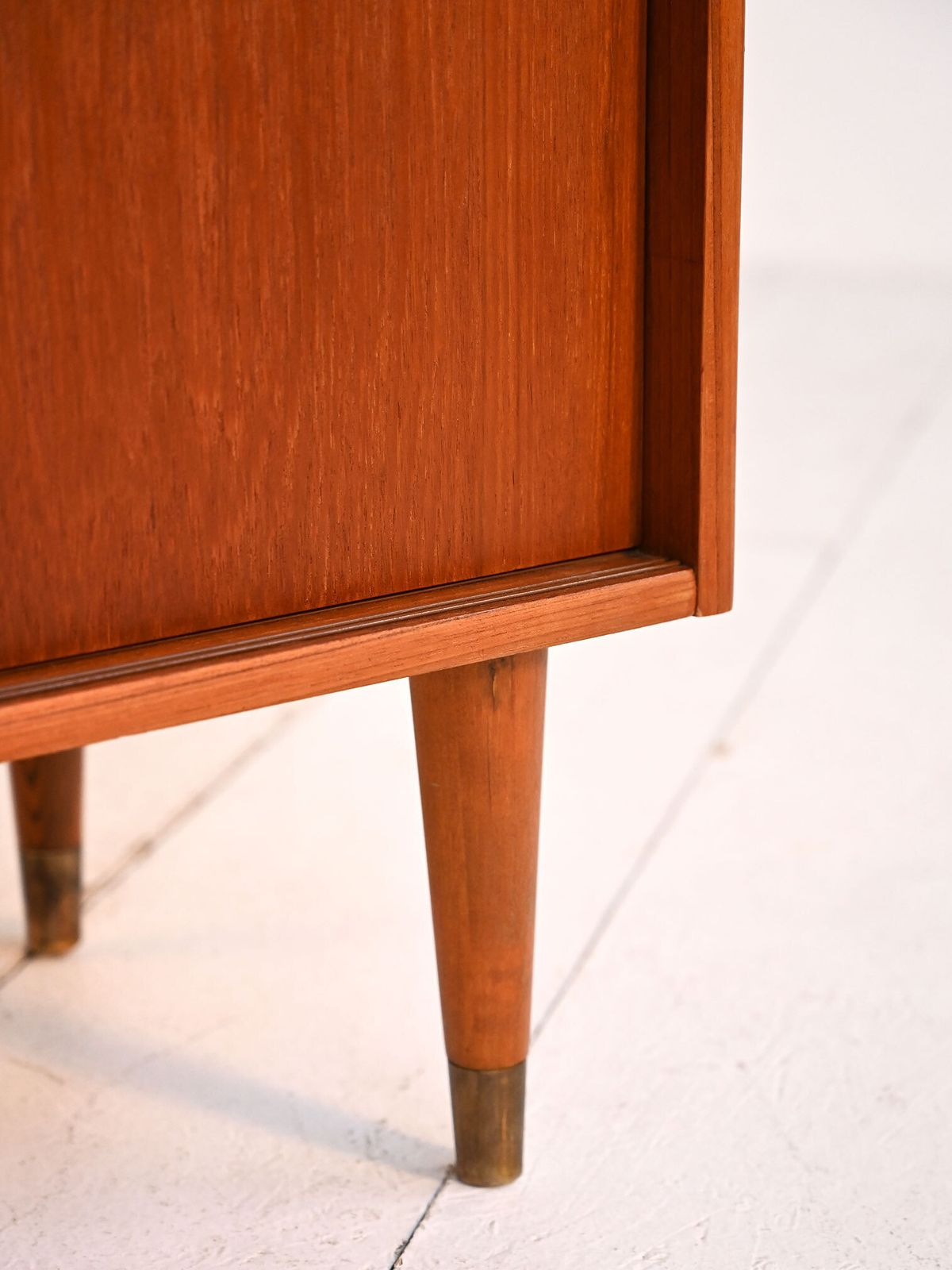 Mid-Century teakhouten kast – Noord-Europese productie, ca. jaren 1950 photo buy