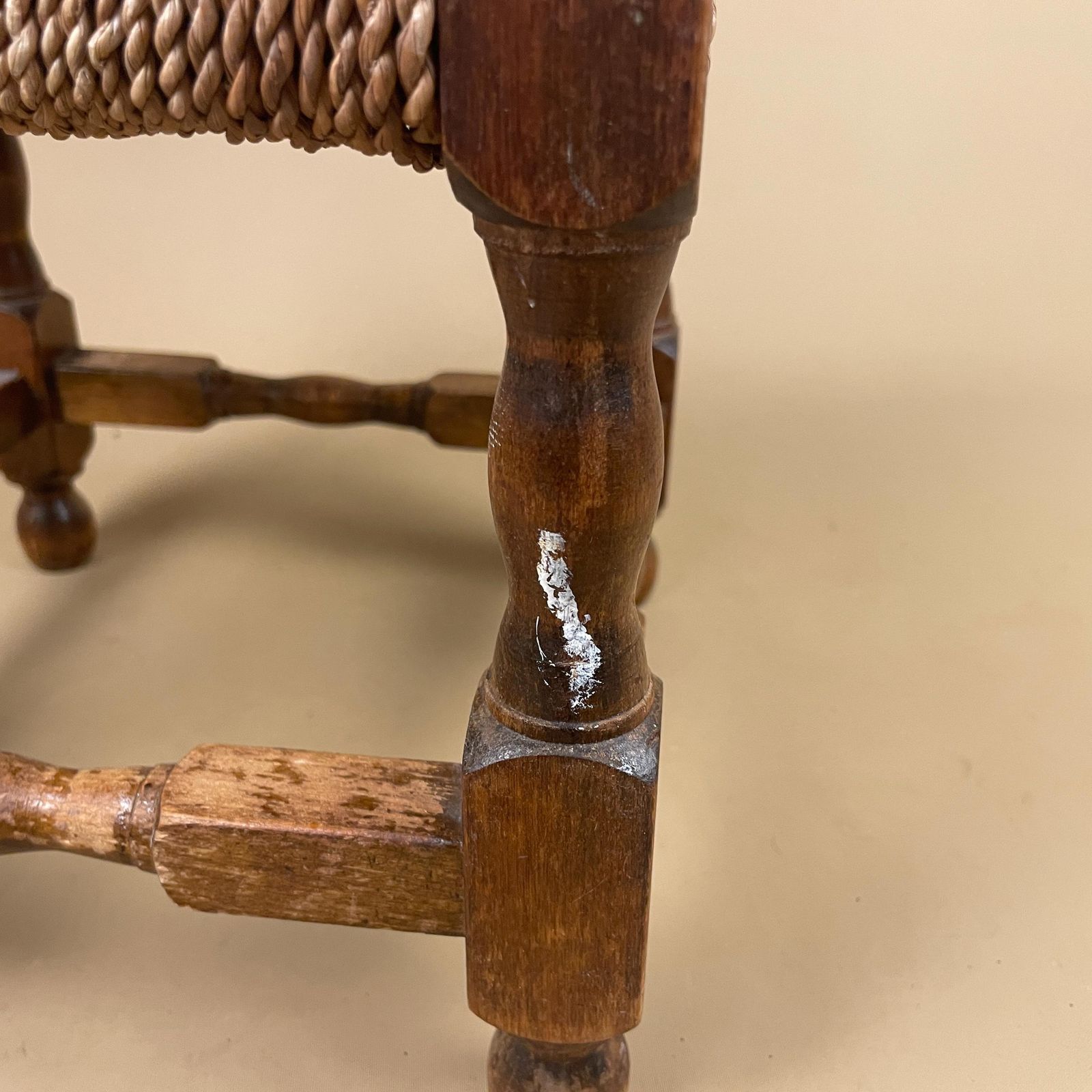 photo furniture Wooden Foot Stool Woven String Wood Cottage Furniture Square Brown Hallway Seat 24.7x27x27cm Footstool Bench Antique Vintage