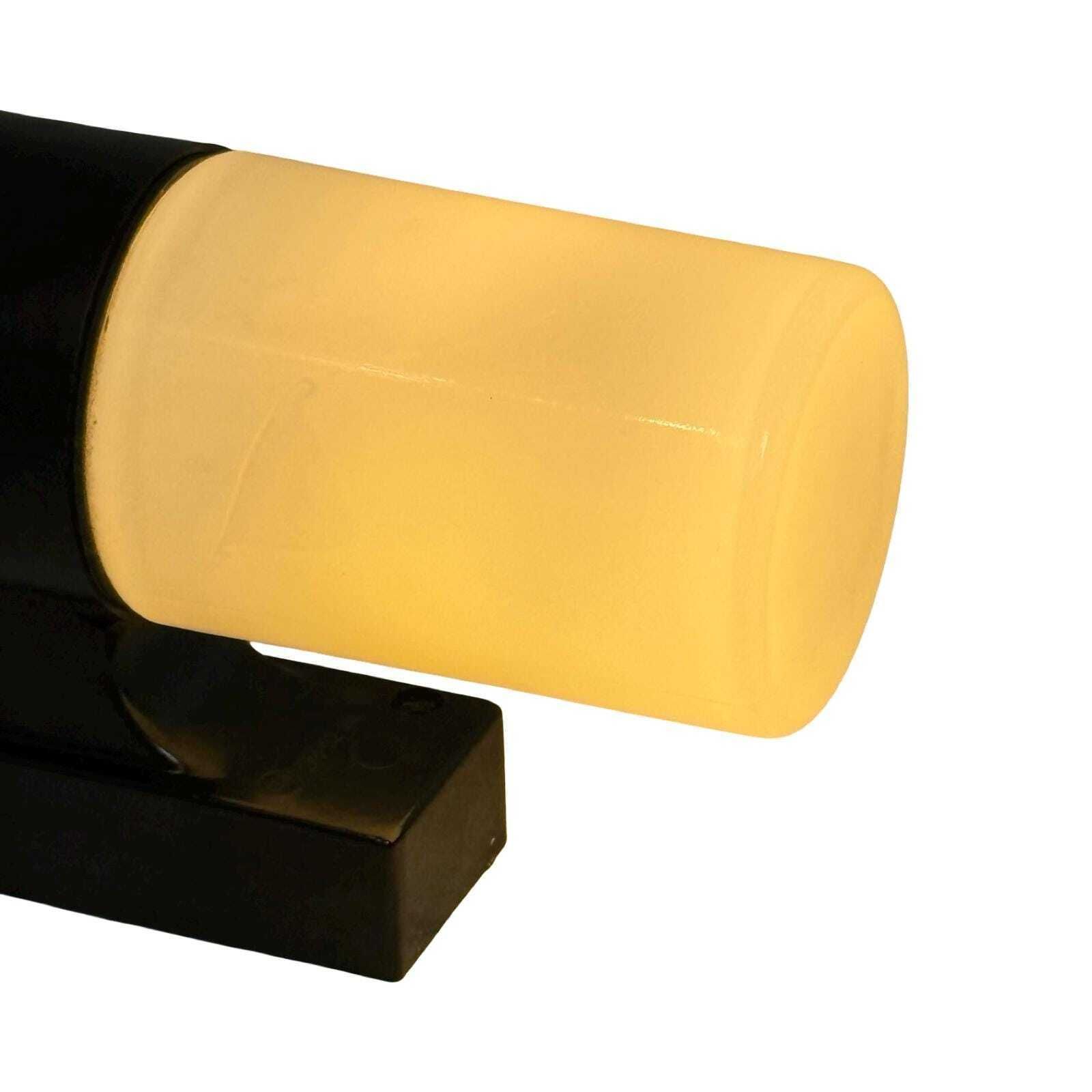 Wandlamp met één lichtpunt | Melkglas en bakeliet | Ca. jaren 1960, Tsjecho-Slowakije photo vintage