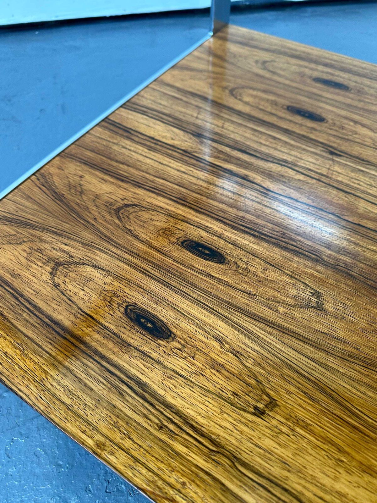 photo vinterior Vintage 1970s Merrow Associates Rosewood & Chrome Coffee Table By Richard Young. Modernist. Danish