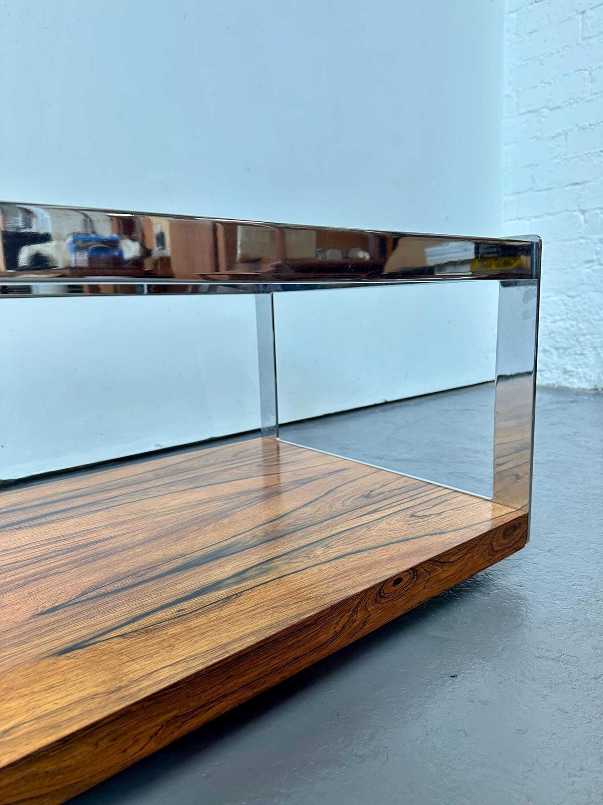 photo vintage Vintage 1970s Merrow Associates Rosewood & Chrome Coffee Table By Richard Young. Modernist. Danish