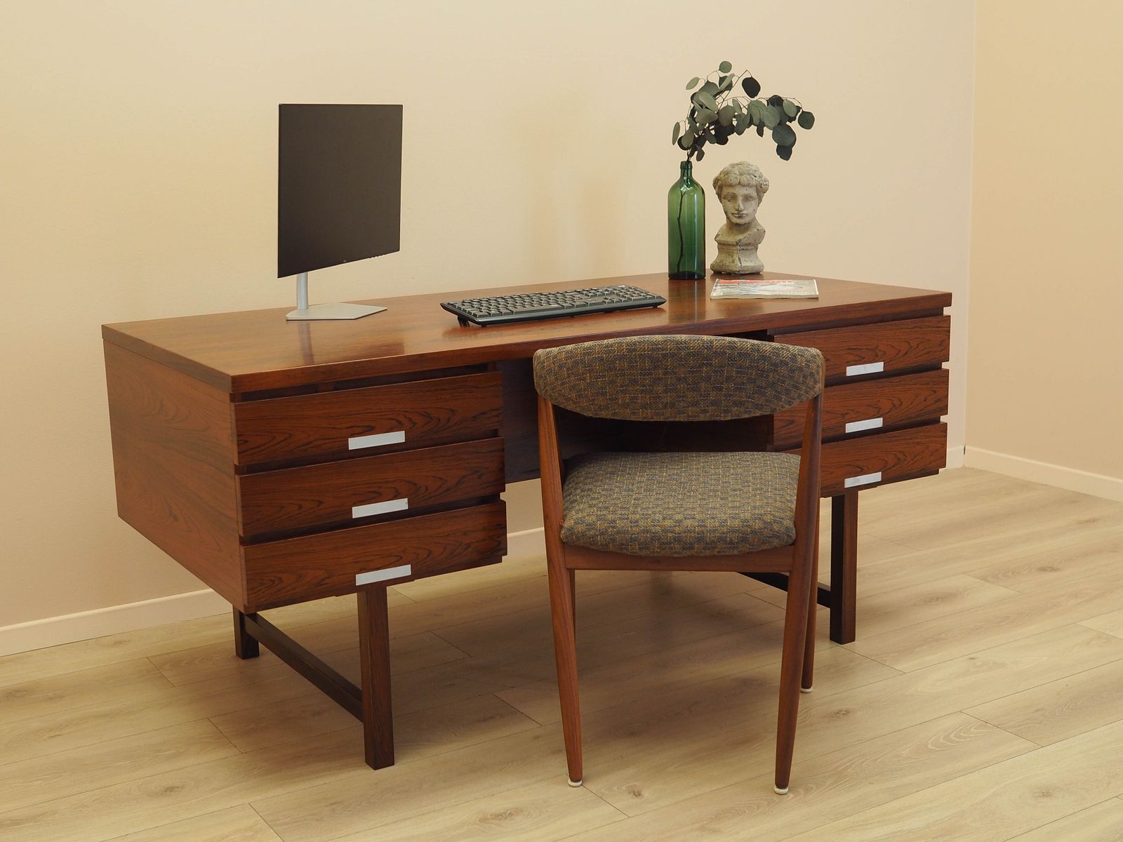 Rozenhout Bureau, Deens Design, Jaren 1970, Fabrikant: Eigil Petersens Møbelfabrik photo for sale