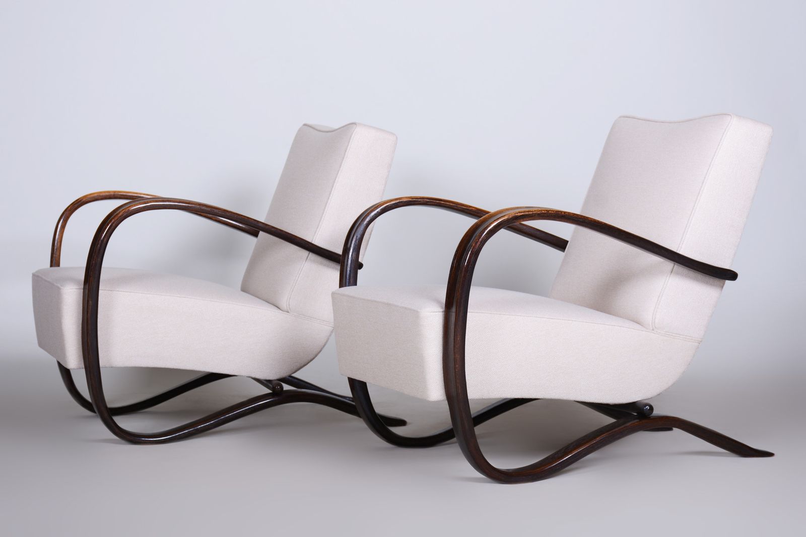 Pair Of Art Deco Beech Armchairs H 269 From Czechoslovakia By Jindrich Halabala photo vinterior