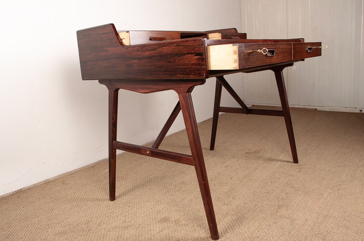 Danish Rosewood Desk, Model 56 By Arne Wahl Iversen For Vinde Mobelfabrik 1960. photo vinterior
