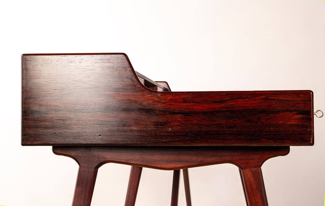 photo vinterior Danish Rosewood Desk, Model 56 By Arne Wahl Iversen For Vinde Mobelfabrik 1960.