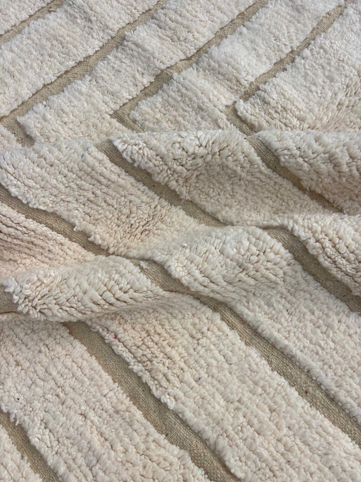 Beni Ourain Wollen Vloerkleed 200x300 Cm | Handgemaakt Marokkaans Wollen Vloerkleed | Crème Ivoor Vloerkleed | Geometrisch Berber Tapijt photo vinterior