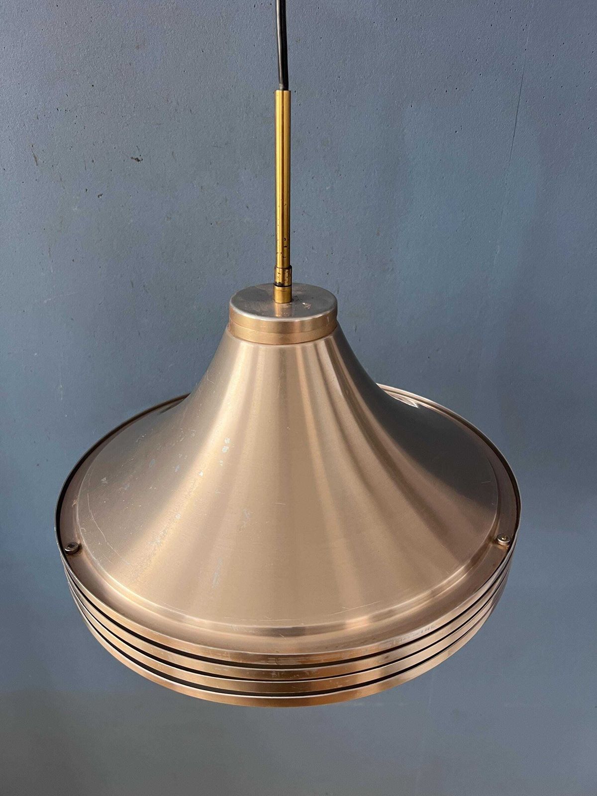photo furniture Mid-Century Hanglamp van Geborsteld Aluminium met Kristalglazen Kap