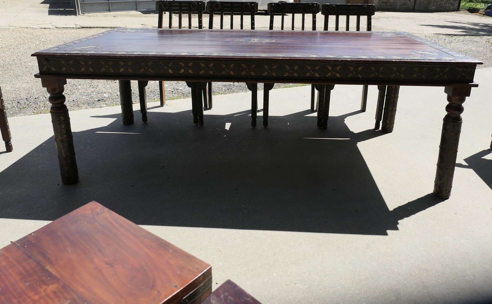 Anglo Indian Raj Table & 10 Chairs, Metal Decoration This Is An Anglo Indian Colonial Se photo vinterior