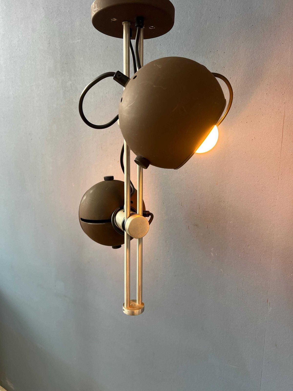 Bruine Plafondlamp | Space Age Armatuur | Vintage Eyeball Lamp photo furniture