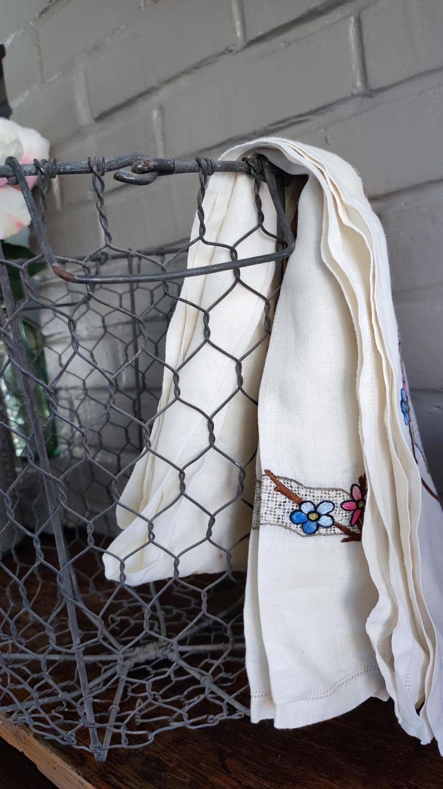 Franse kippengaas mand, vintage wasmand photo Woonaccessoires