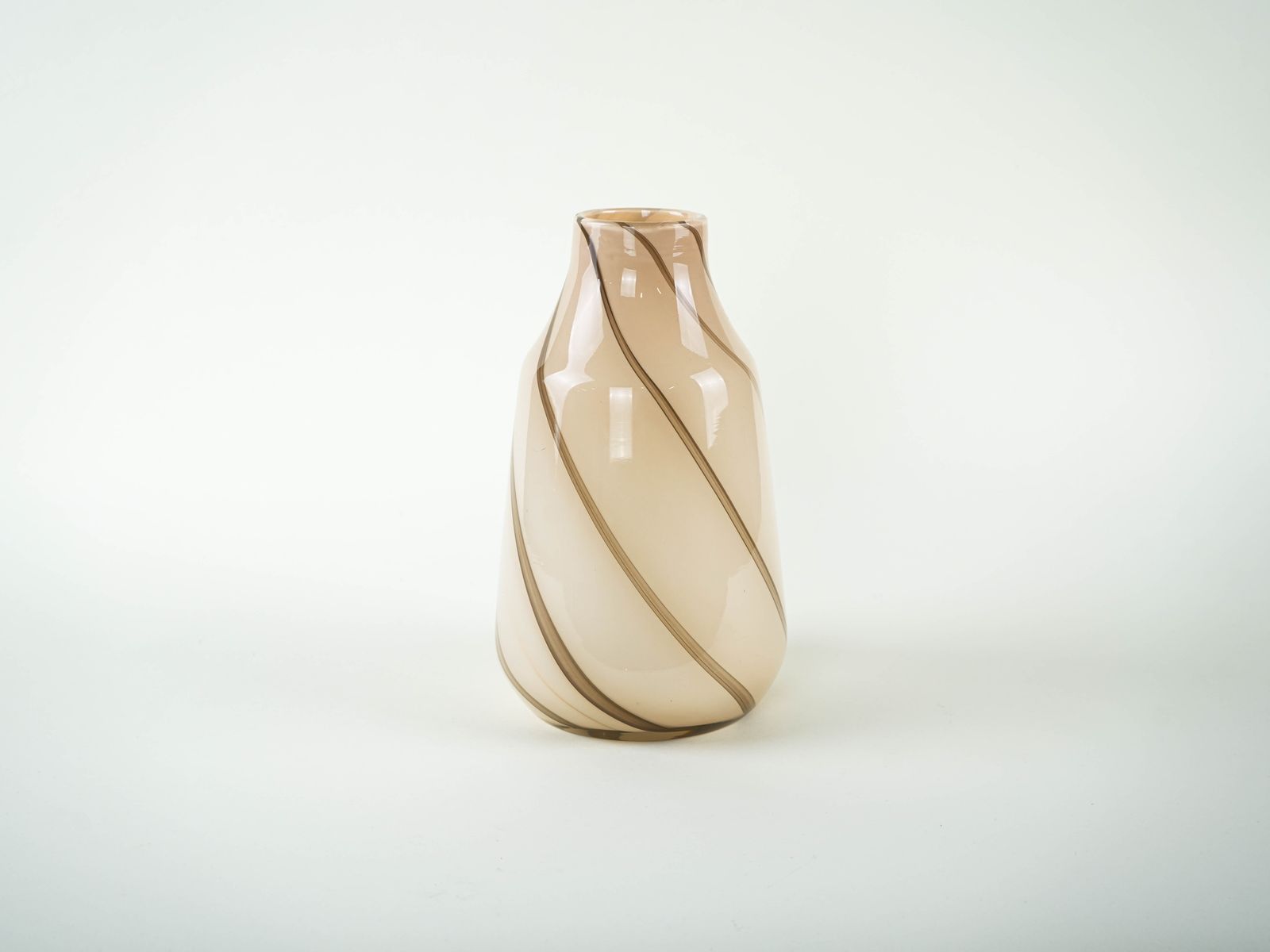 Beige glazen vaas, Deens design, jaren 1970, Made In Denmark photo for sale