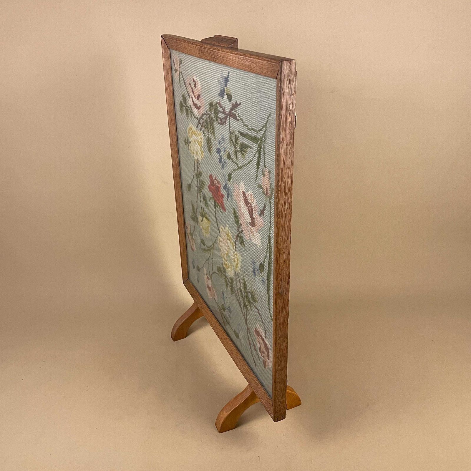 Embroidered Fire Screen Wooden Frame Floral Fabric Panel Country House Needlework Arts And Crafts Fireplace Fireguard Antique Victorian Blue photo vinterior