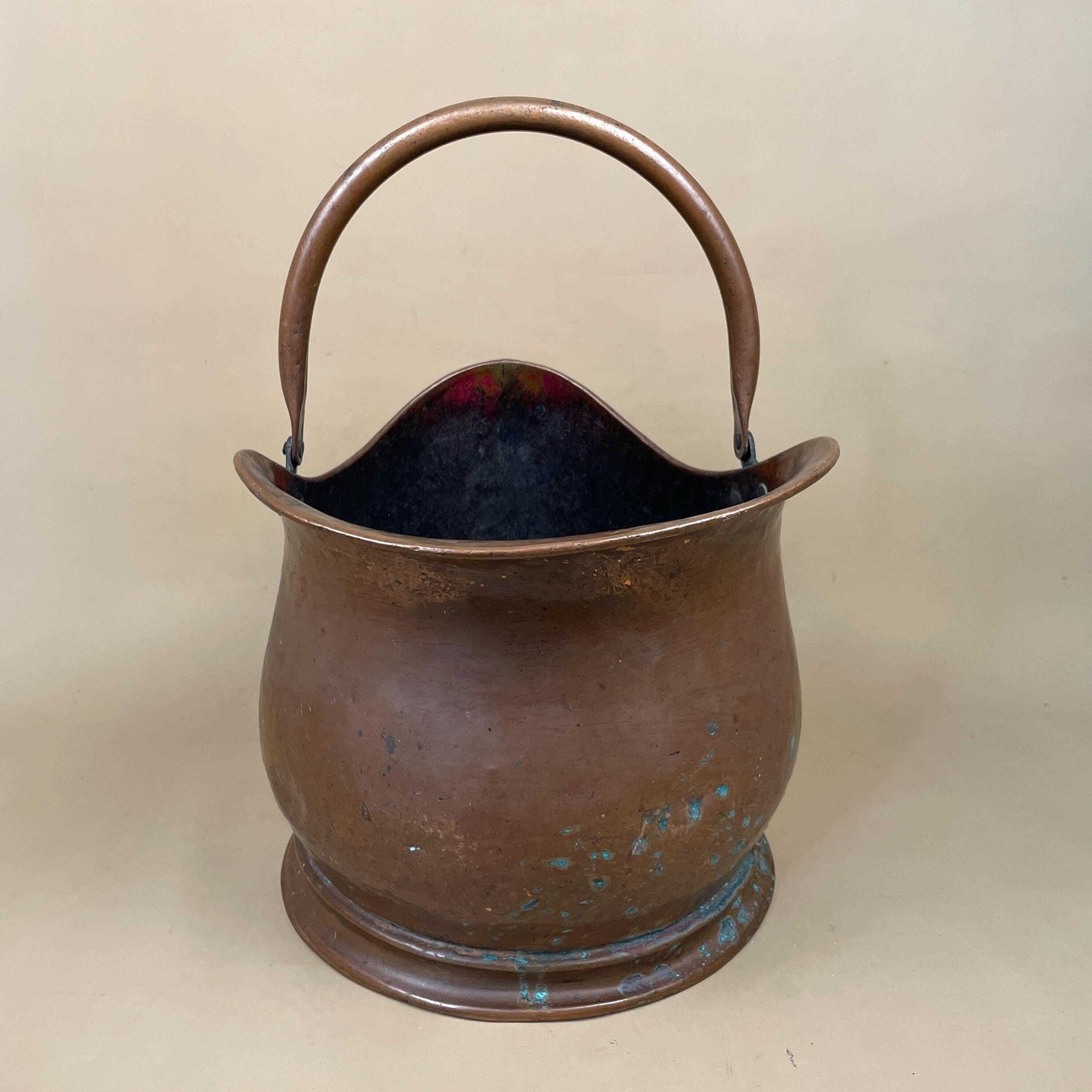 Antique English Metal Copper Coal Bucket Handle Fireside Fire Side Scuttle Copper Helmet Farmhouse Cottage Vintage Fireplace photo 65.0