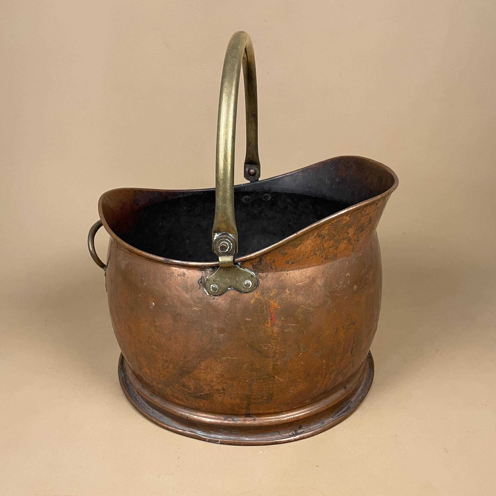 Antique English Metal Copper Coal Bucket Brass Handle Fireside Fire Side Scuttle Copper Helmet Farmhouse Cottage Vintage Fireplace