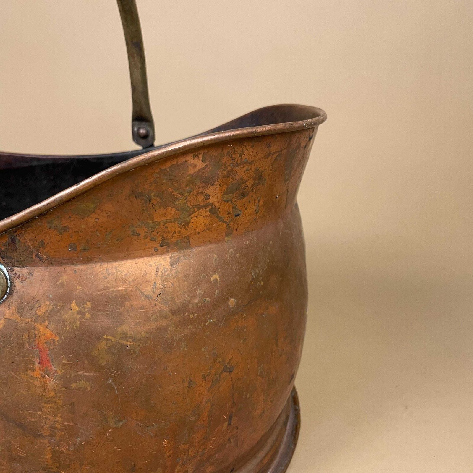 Antique English Metal Copper Coal Bucket Brass Handle Fireside Fire Side Scuttle Copper Helmet Farmhouse Cottage Vintage Fireplace photo 65.0