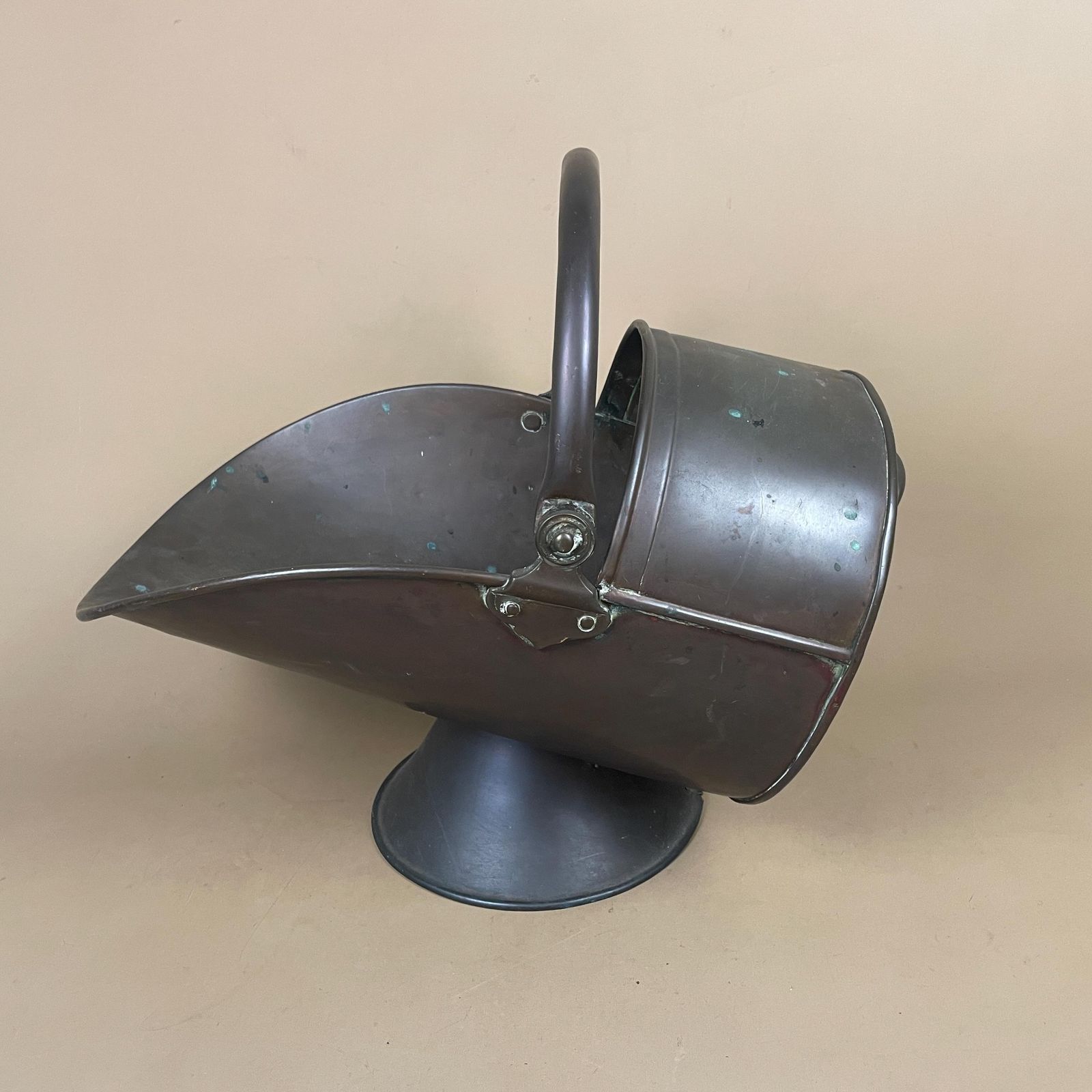 Antique English Metal Copper Coal Bucket Handle Fireside Fire Side Scuttle Copper Helmet Farmhouse Cottage Vintage Fireplace