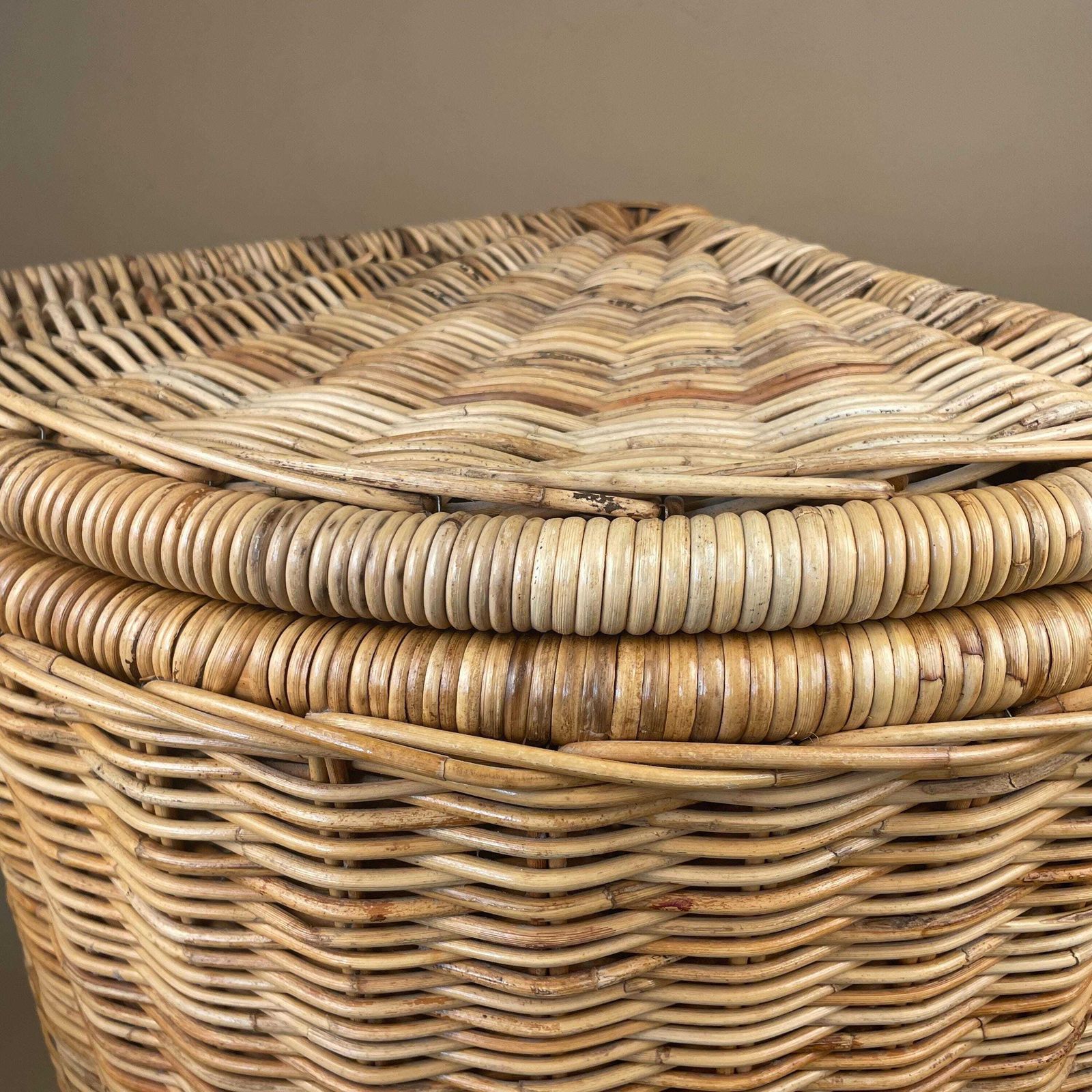 Vintage Corner Triangle Basket Woven Wicker Brown Antique Storage Farmhouse Cottage Decor Laundry Log Wood Large Lidded Lid photo vinterior