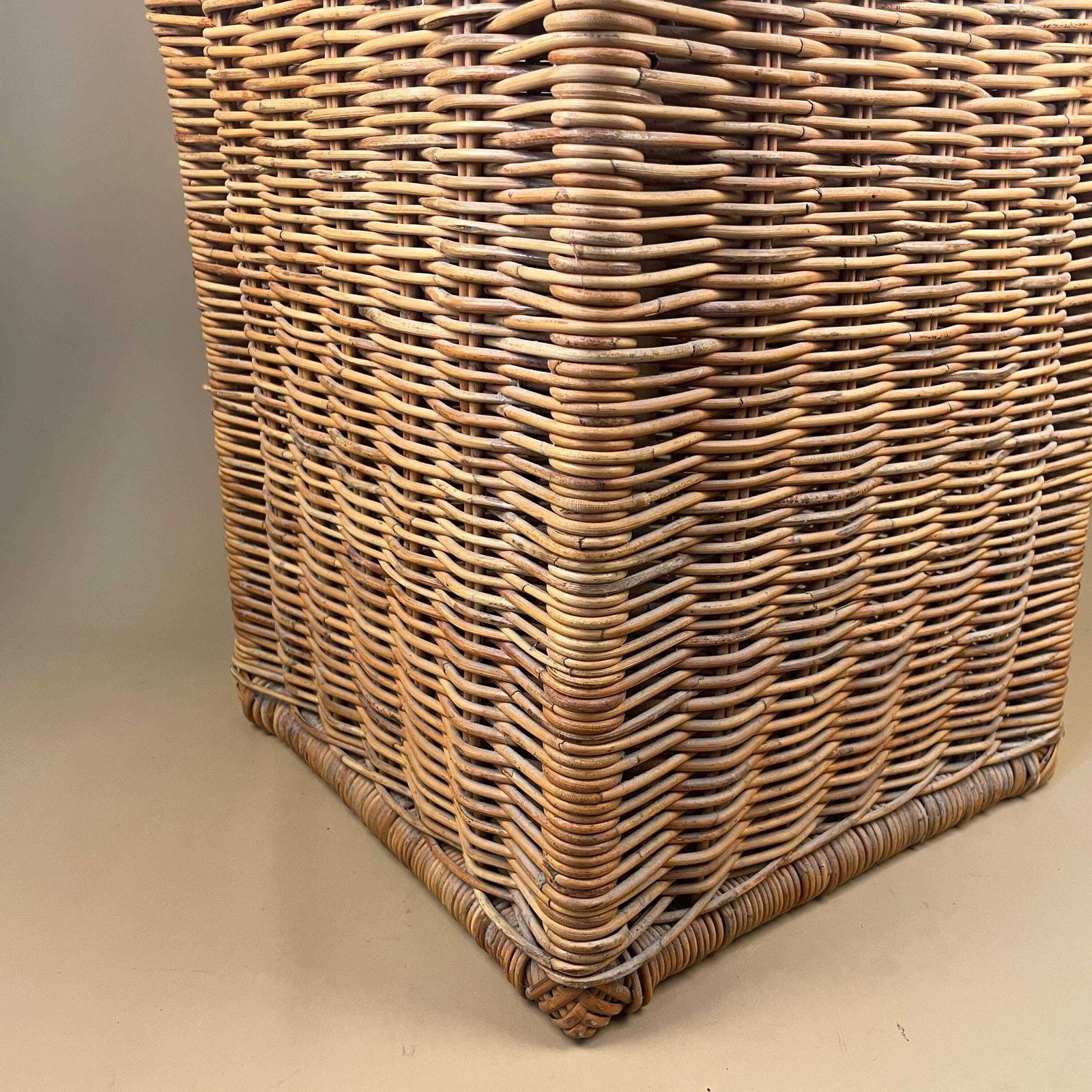 photo furniture Vintage Corner Triangle Basket Woven Wicker Brown Antique Storage Farmhouse Cottage Decor Laundry Log Wood Large Lidded Lid