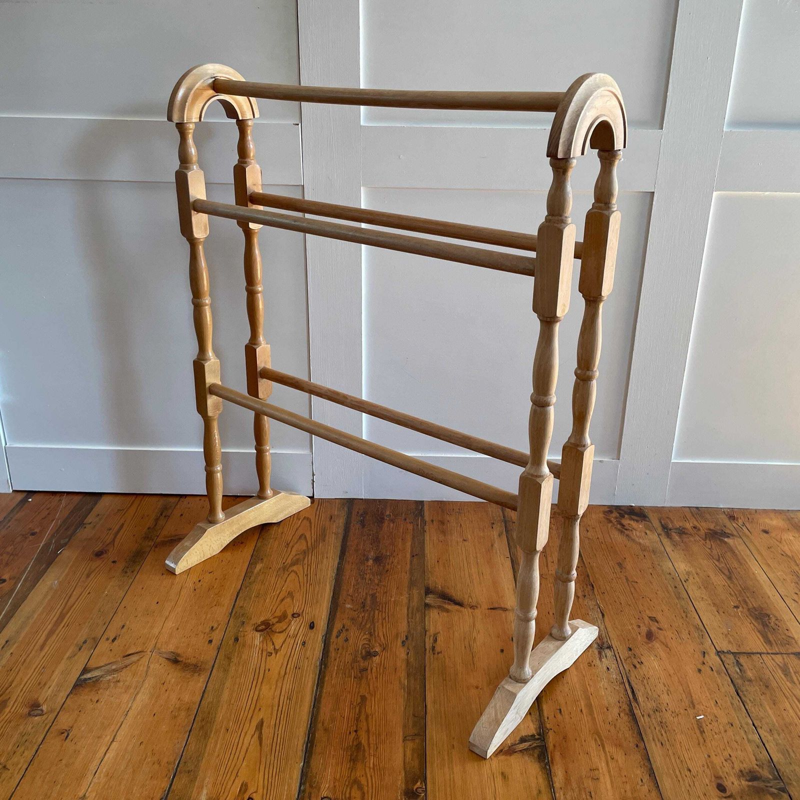 Victorian Pine Towel Rail Freestanding Wooden Blanket Bathroom Antique Style Stand Bathroom Holder Rack Cottage Mud Room Freestanding photo buy