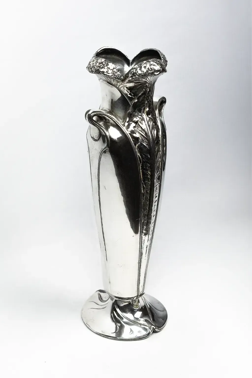 Verzilverd metalen umbelle-vaas — Art Nouveau Gallia-collectie, Christofle, 1904 photo for sale