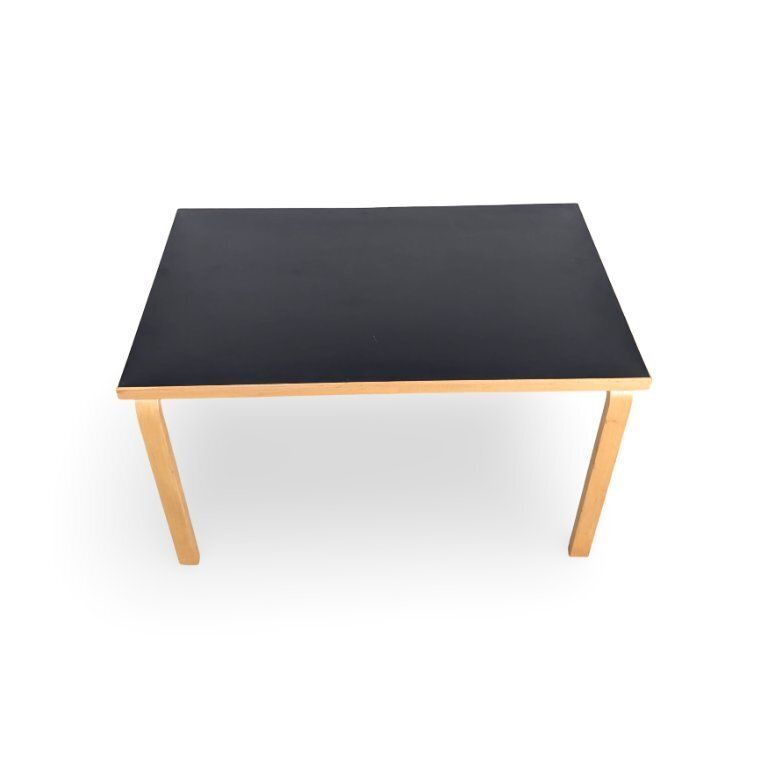 Table à manger Alvar Aalto 81B Artek en linoléum, bouleau noir photo furniture