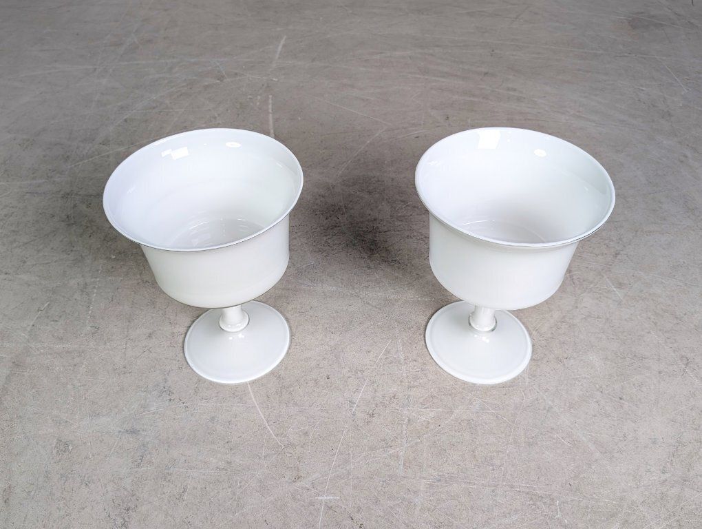 Set Van 2 Vazen, Bokalen, Glazen, Wit, Mid Century, Matglas, Vintage Jaren 1970 photo Woonaccessoires