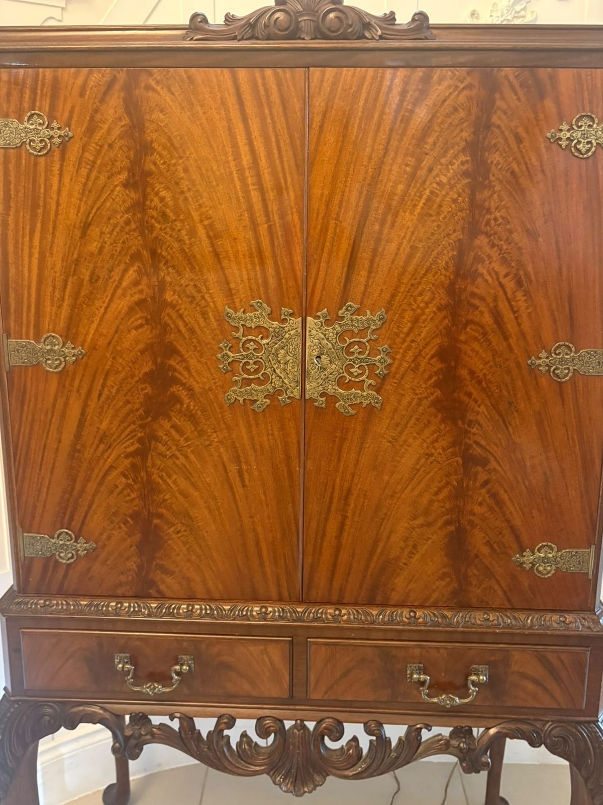 Furniture Antique Figured Mahogany Illuminated Cocktail Drinks Cabinet On Stand photo