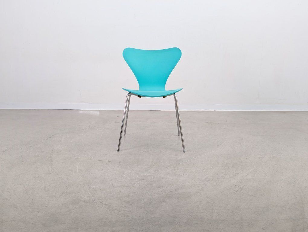 Fritz Hansen Series 7 Stoel Turquoise 3107 Stoel Arne Jacobsen photo for sale