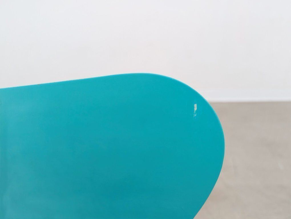 photo furniture Fritz Hansen Series 7 Chair Turquoise 3107 Chair Arne Jacobsen
