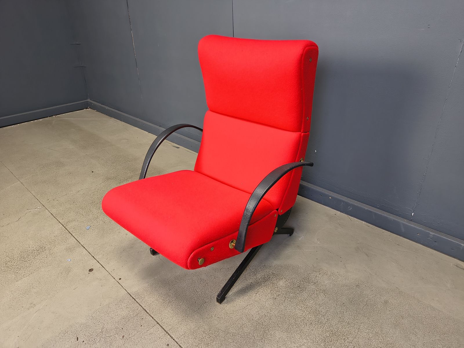 Vintage P40 Lounge Chair By Osvaldo Borsani For Tecno, 1960s photo vinterior