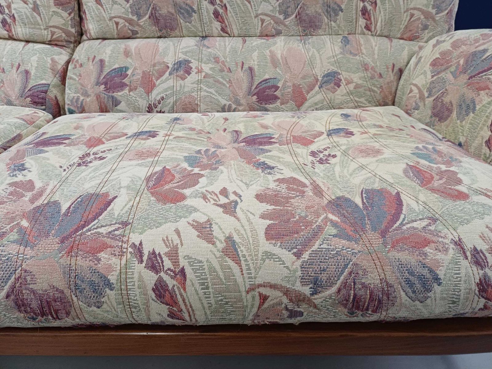 Ercol 952/3 Salisbury (Jubilee) 3 Seat Sofa / Settee Golden Dawn   Free Delivery Within 50 Miles, Further "At Cost" photo Furniture