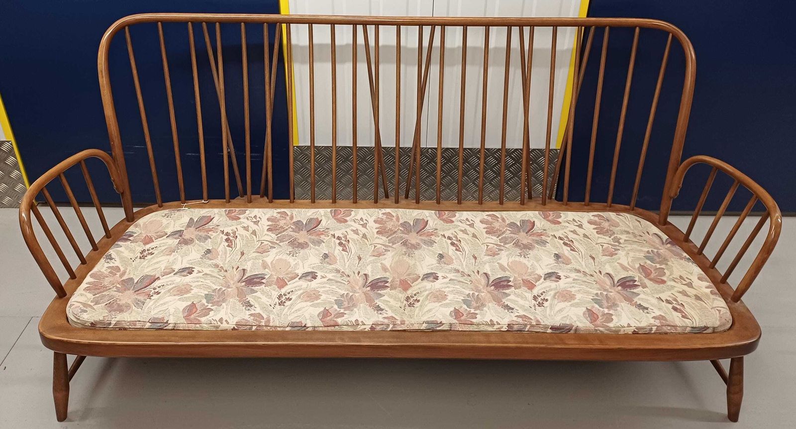 Ercol 952/3 Salisbury (Jubilee) 3 Seat Sofa / Settee Golden Dawn   Free Delivery Within 50 Miles, Further "At Cost" photo vinterior