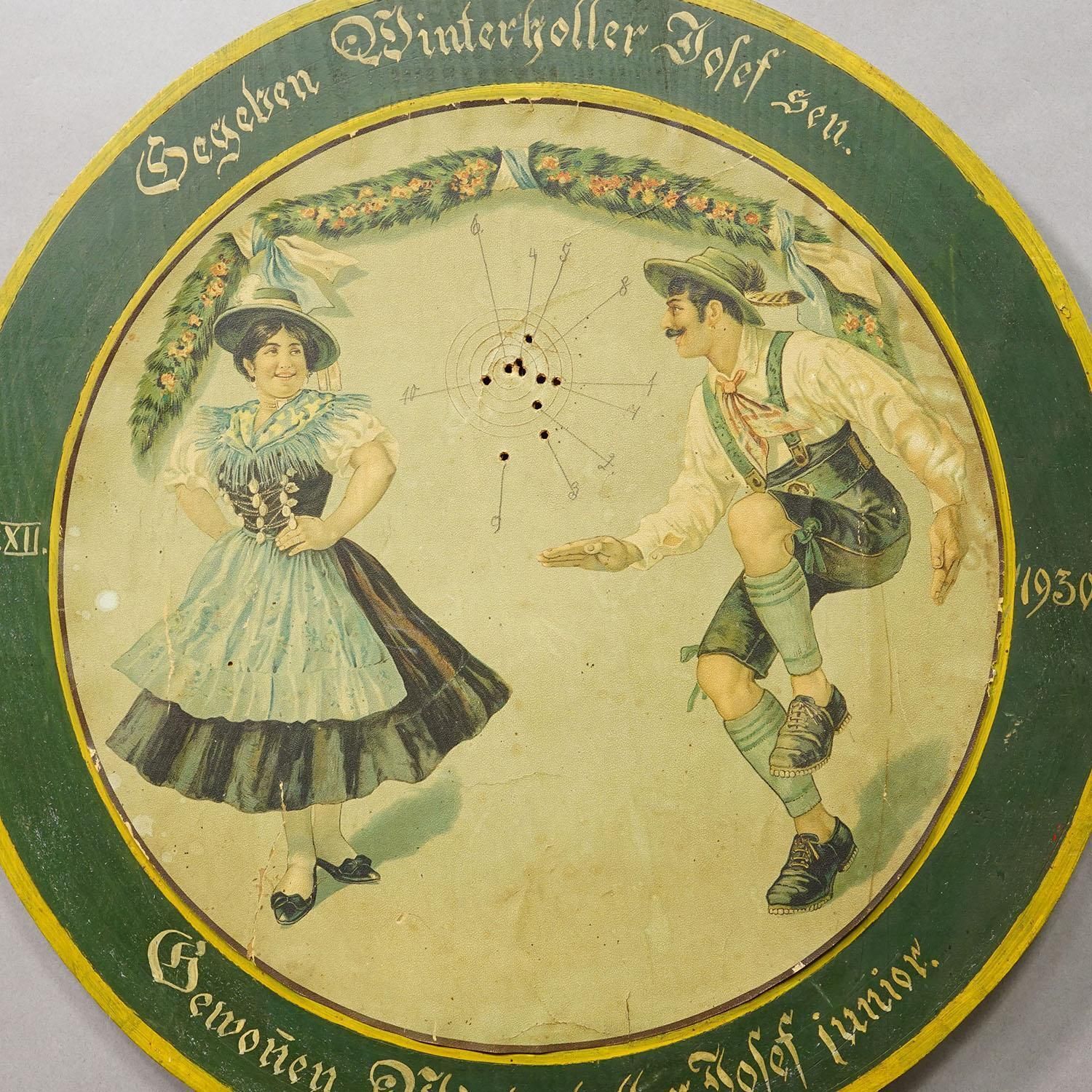 Antiek ereschietschijf met Beiers dansend paar, Duitsland 1930 photo Kunst