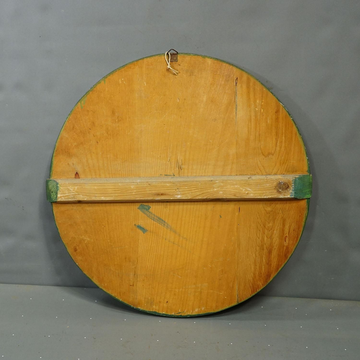 photo furniture Antiek ereschietschijf met Beiers dansend paar, Duitsland 1930
